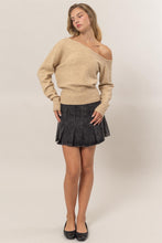 Load image into Gallery viewer, Scoop Neck Long Sleeve
