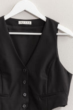 Load image into Gallery viewer, Cropped Vest
