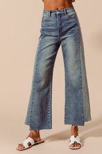Load image into Gallery viewer, Two-Tone Mid-Rise Denim Jean
