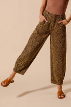 Load image into Gallery viewer, Leopard Barrel  Jean
