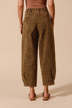 Load image into Gallery viewer, Leopard Barrel  Jean
