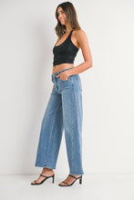 Load image into Gallery viewer, Seamed Wide Leg Jeans
